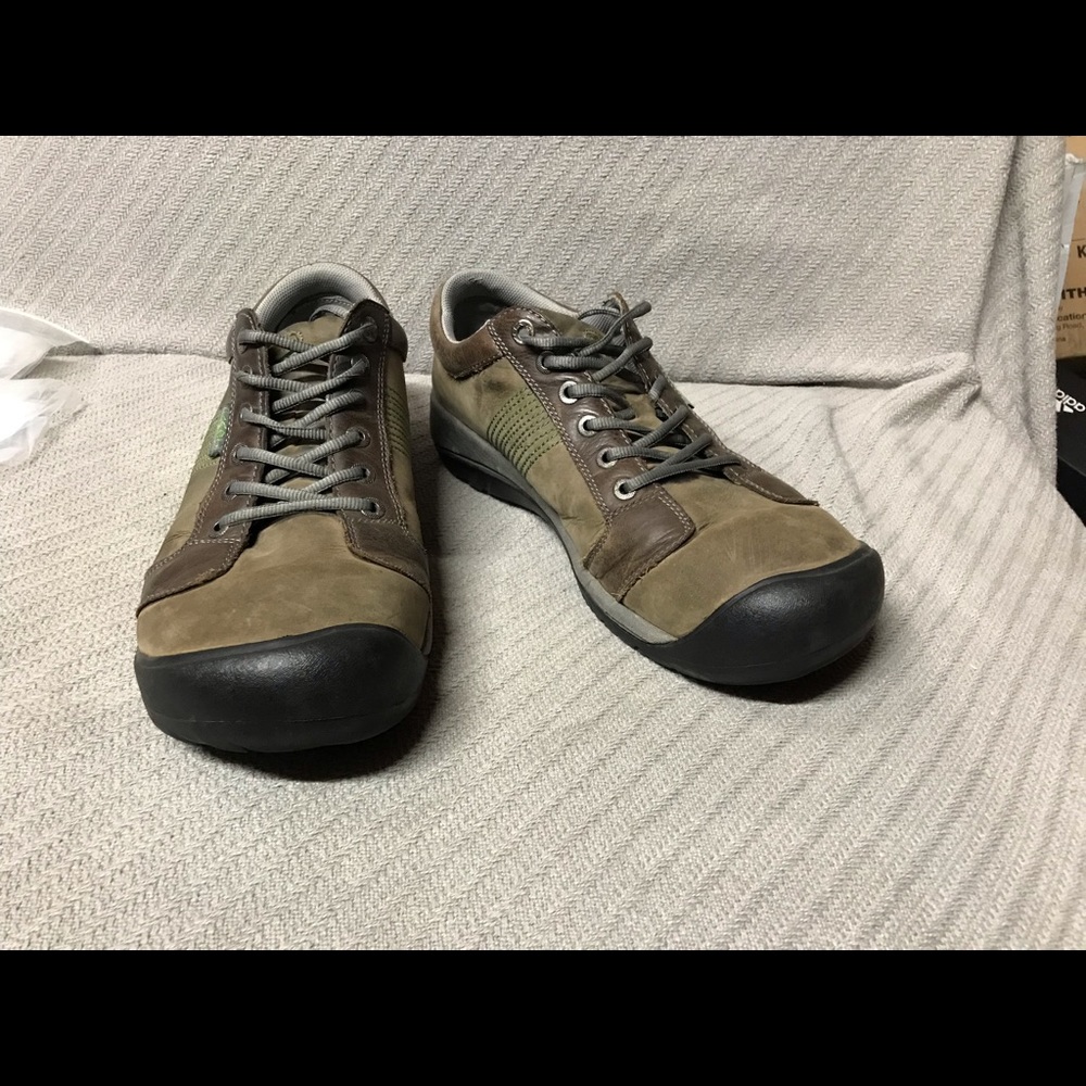 Keen size 14 casual shoes